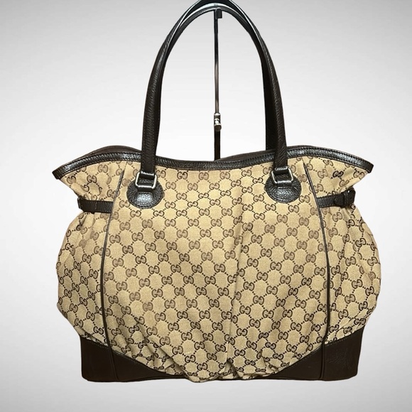 A299- 💯 % authentic Gucci shoulder bag - Picture 4 of 16